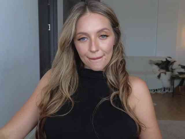 JoanneSpoilMe webcam