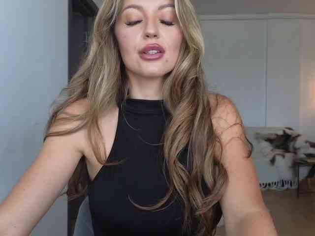JoanneSpoilMe webcam