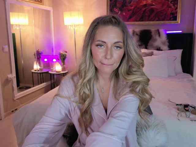 JoanneSpoilMe webcam