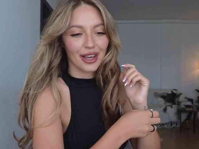 JoanneSpoilMe webcam