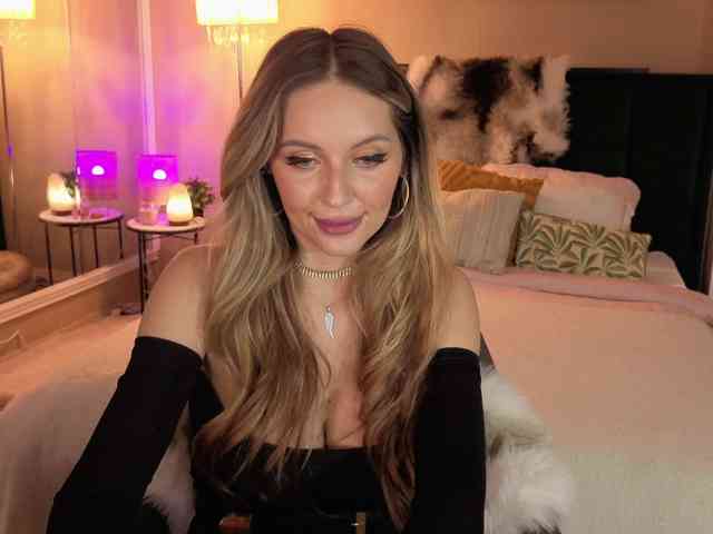 JoanneSpoilMe webcam