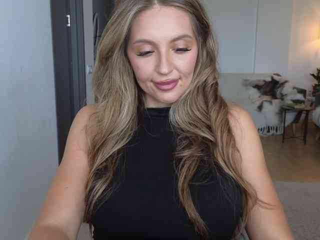 JoanneSpoilMe webcam