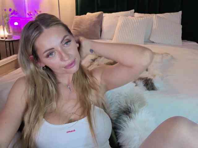 JoanneSpoilMe webcam