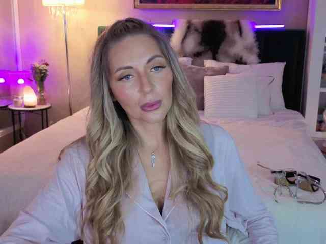 JoanneSpoilMe webcam