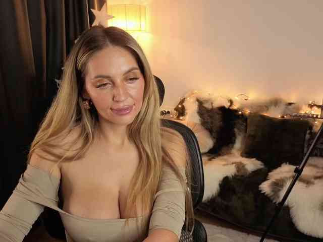 JoanneSpoilMe webcam