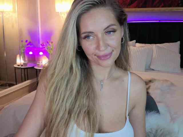 JoanneSpoilMe webcam