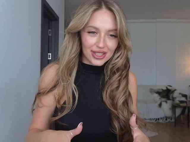 JoanneSpoilMe webcam