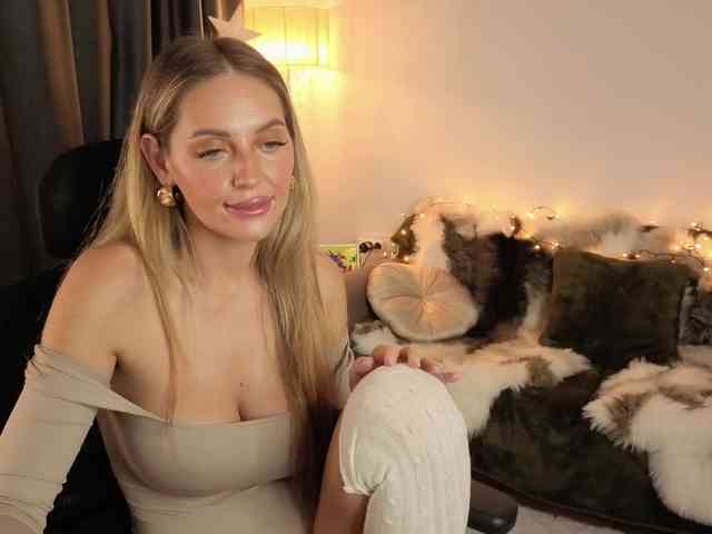 JoanneSpoilMe webcam