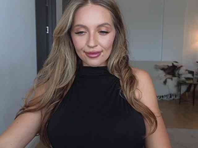 JoanneSpoilMe webcam