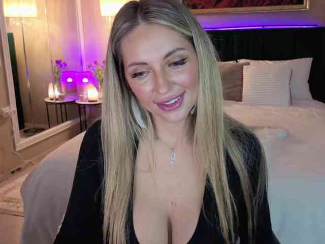 JoanneSpoilMe webcam