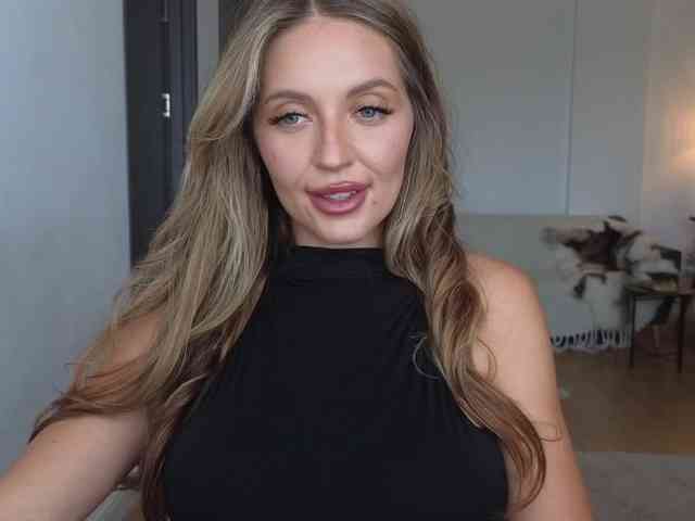 JoanneSpoilMe webcam
