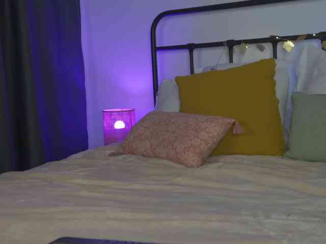 JoanneSpoilMe webcam