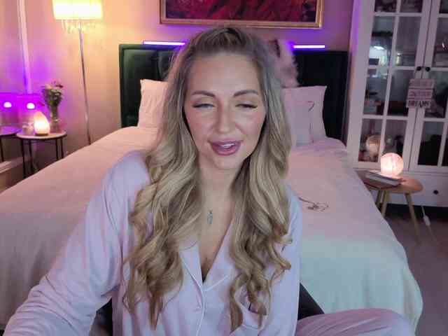 JoanneSpoilMe webcam