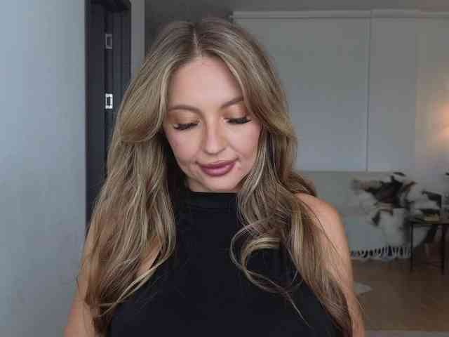 JoanneSpoilMe webcam