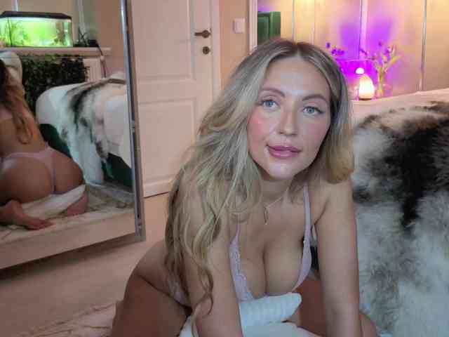 JoanneSpoilMe webcam