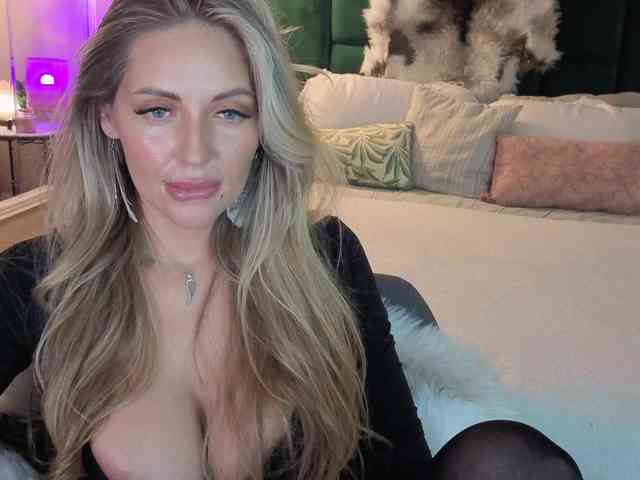JoanneSpoilMe webcam