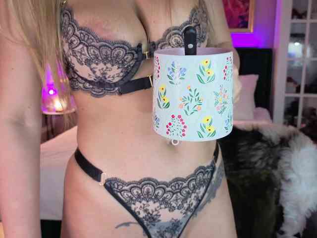 JoanneSpoilMe webcam