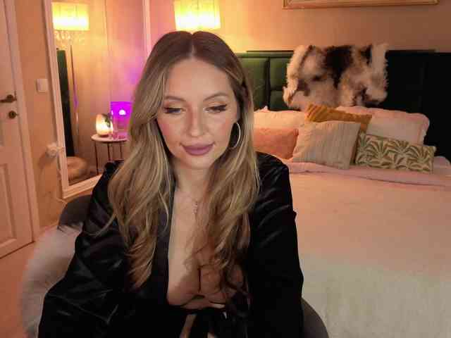 JoanneSpoilMe webcam