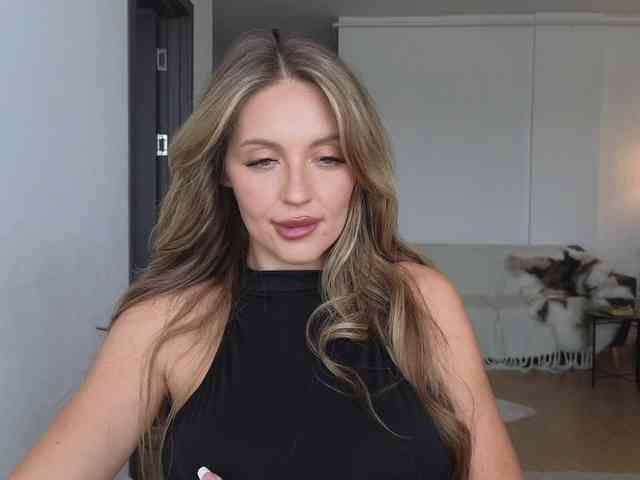 JoanneSpoilMe webcam
