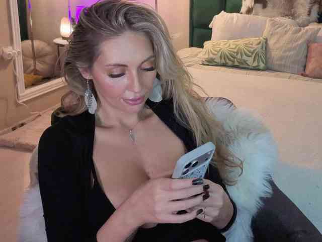 JoanneSpoilMe webcam