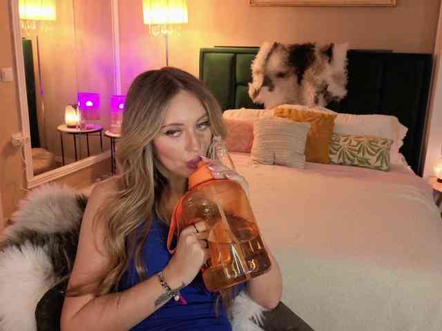 JoanneSpoilMe webcam