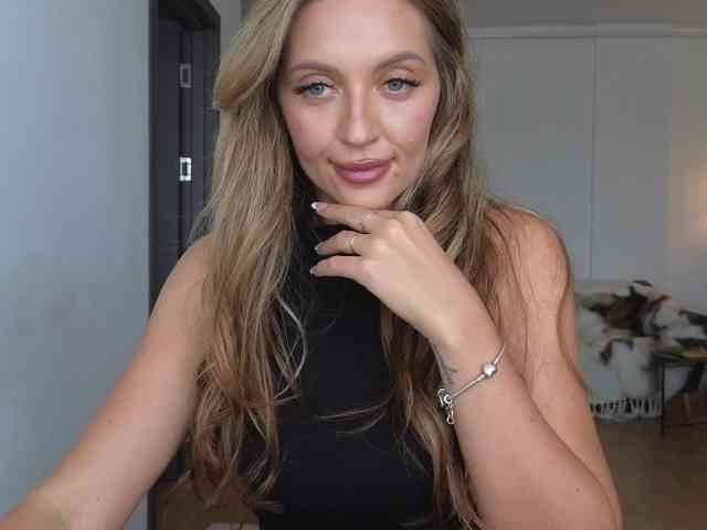 JoanneSpoilMe webcam