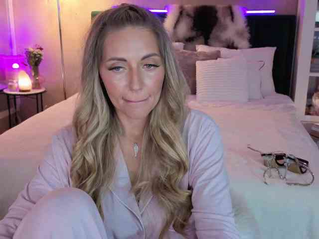 JoanneSpoilMe webcam