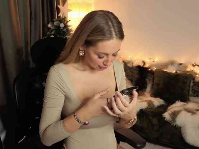 JoanneSpoilMe webcam