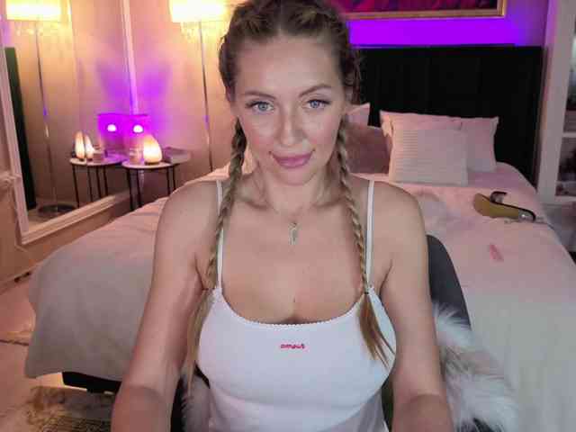 JoanneSpoilMe webcam