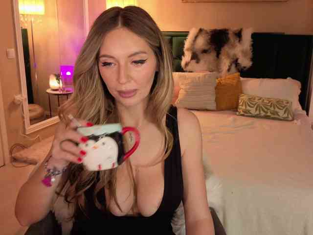 JoanneSpoilMe webcam