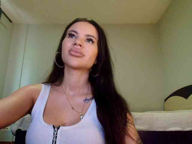 Kyliejo18 webcam