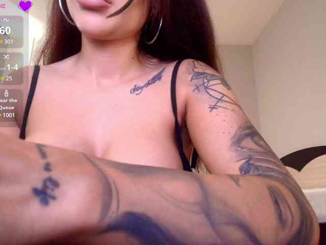 Kyliejo18 webcam