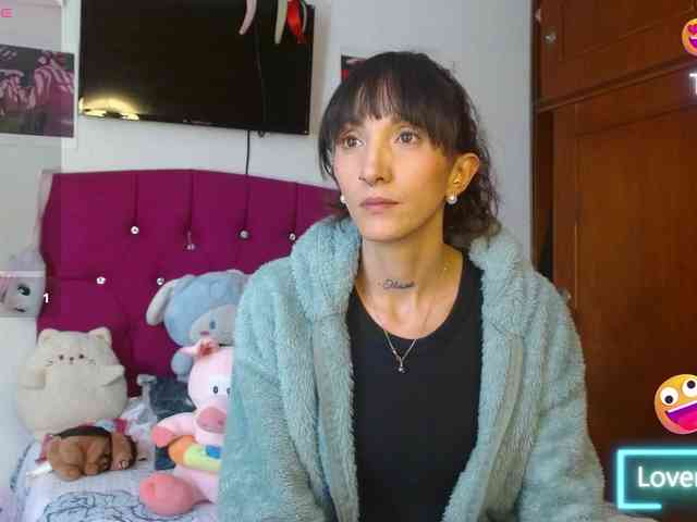 sakuraskinny webcam