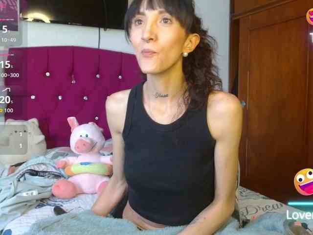 sakuraskinny webcam