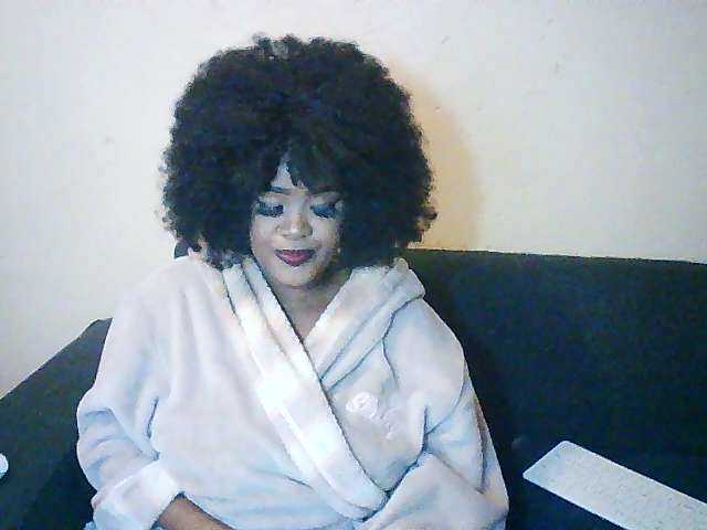 go to chat with stormie955