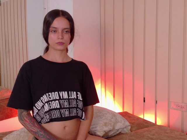 BellaMiller- live cam