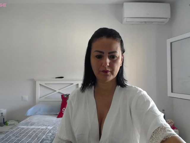 sofia-cooper's BongaCams show and profile