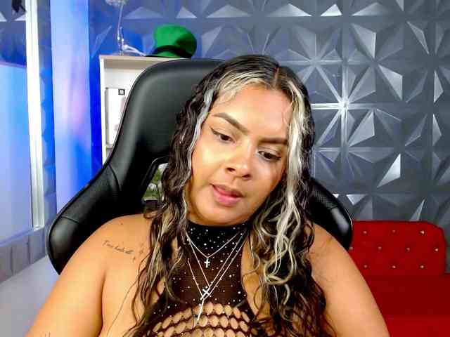 AmarantaRousse webcam