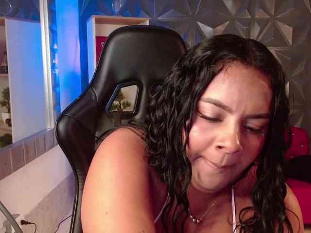 AmarantaRousse webcam