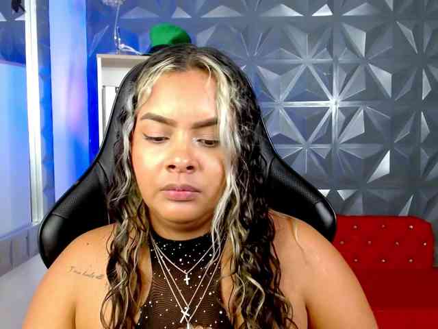 AmarantaRousse webcam