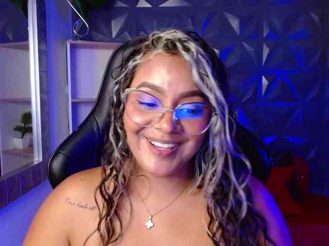 AmarantaRousse webcam