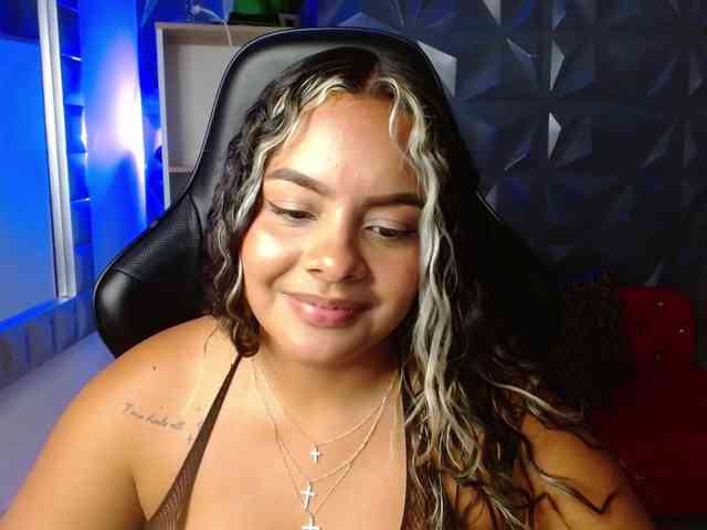 AmarantaRousse webcam