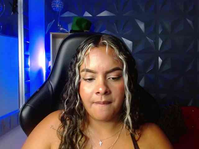 AmarantaRousse webcam