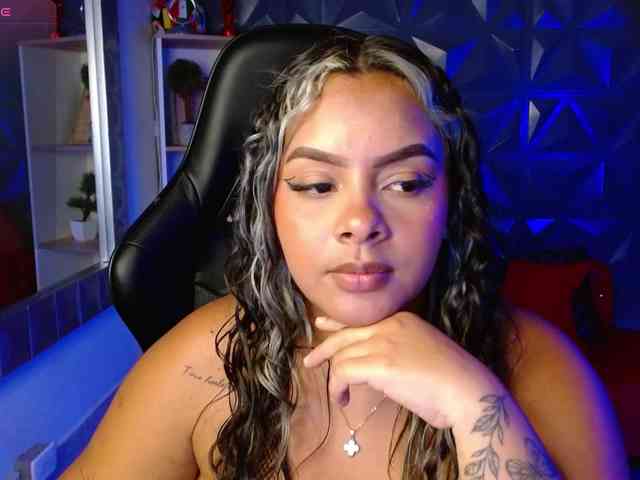 AmarantaRousse webcam