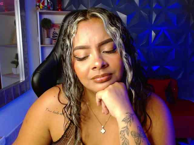 AmarantaRousse webcam