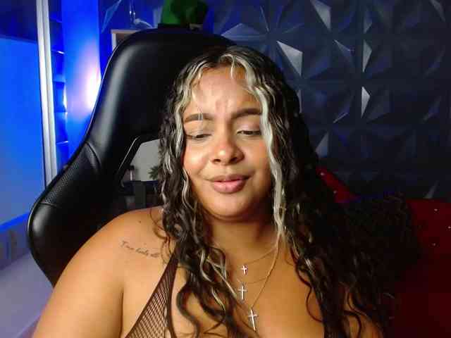 AmarantaRousse webcam