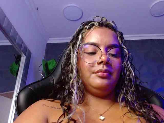 AmarantaRousse webcam