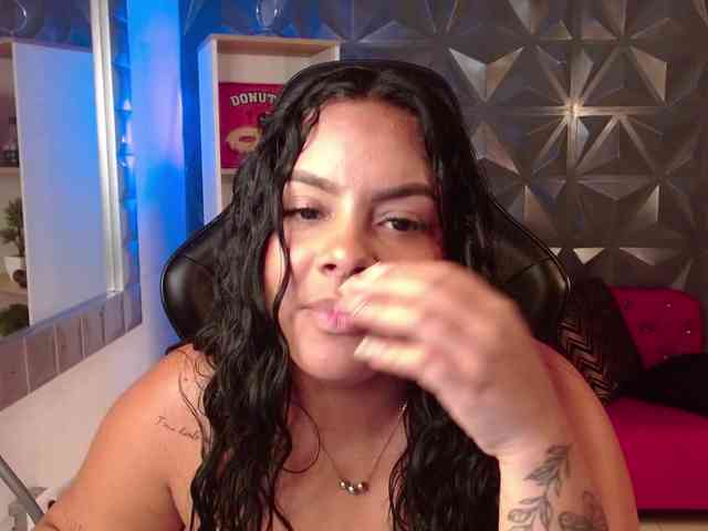 AmarantaRousse webcam