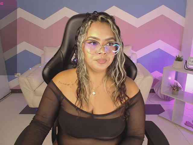 AmarantaRousse webcam