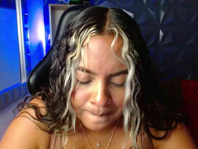 AmarantaRousse webcam